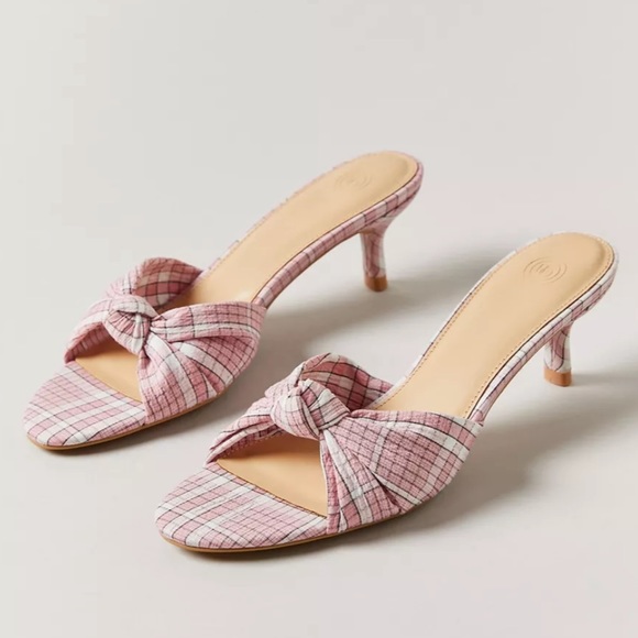 Urban Outfitters Shoes - Urban Outfitters Nicole Printed Kitten Heel